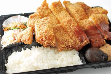悪魔のチキンカツ弁当の画像