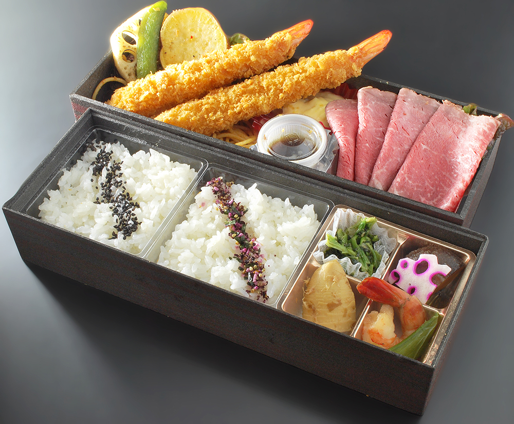 【年末セール！】黒毛和牛のローストビーフと肉厚エビフライ弁当の画像