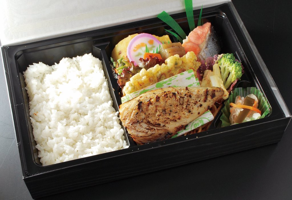 焼き魚幕の内の画像