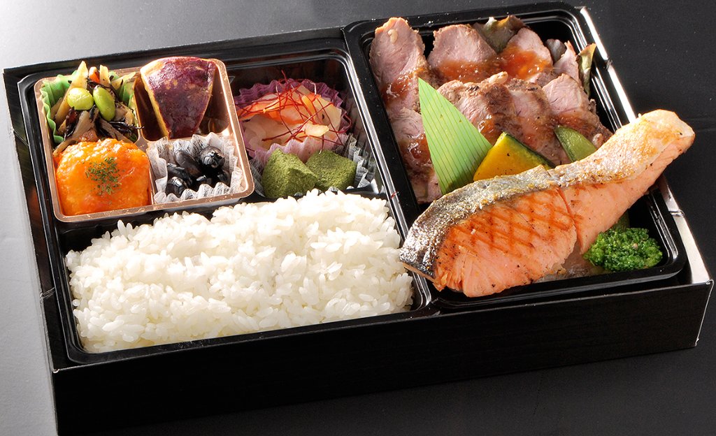 6個~）葡萄牛ステーキ＆銀鮭塩麴焼御膳（お茶付）の画像