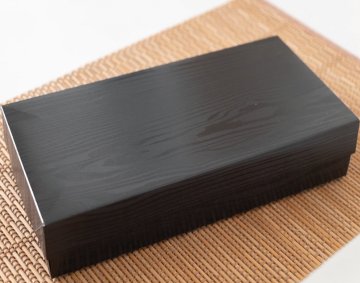 6個~）黒毛和牛すき焼きと葡萄牛ステーキ御膳（お茶付）の画像