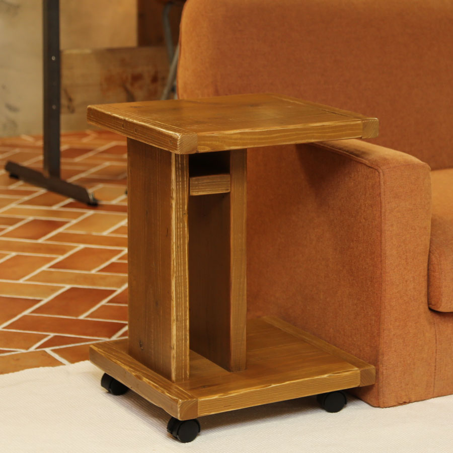 OLD ASHIBA（足場板古材）　ソファ用サイドテーブル　※キャスター付き　Ｂタイプ（棚付き）　〈受注生産〉画像
