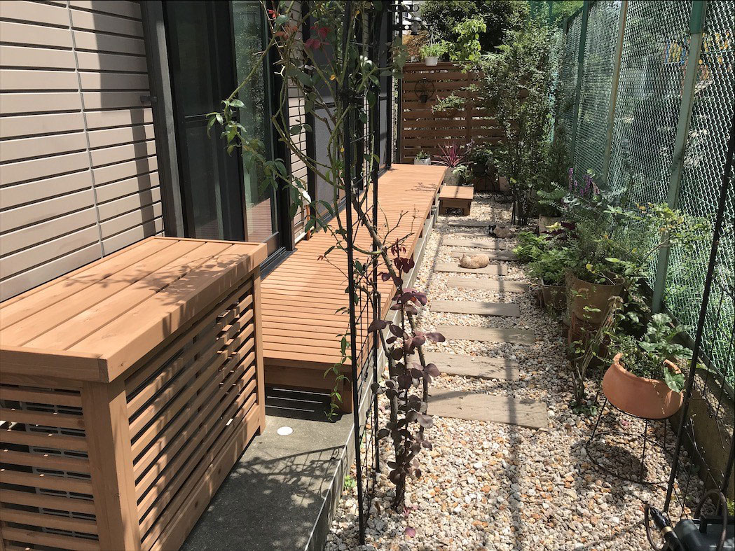 室外機カバー◇国産杉 デザイン：横格子/縦格子/格子B/斜め格子 内寸：幅1010〜1100×高さ610〜700×奥行510〜600ｍｍ 【受注生産】の画像