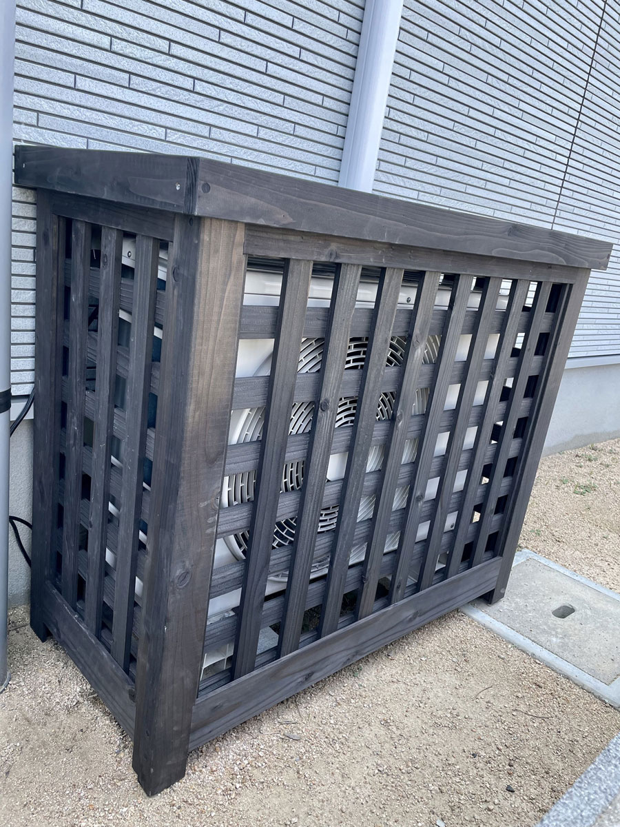 室外機カバー◇国産杉 デザイン：横格子/縦格子/格子B/斜め格子 内寸：幅1010〜1100×高さ610〜700×奥行510〜600ｍｍ 【受注生産】の画像