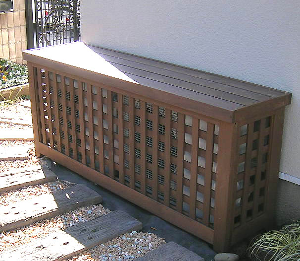 室外機カバー◇国産杉 デザイン：横格子/縦格子/格子B/斜め格子 内寸：幅1010〜1100×高さ610〜700×奥行510〜600ｍｍ 【受注生産】の画像