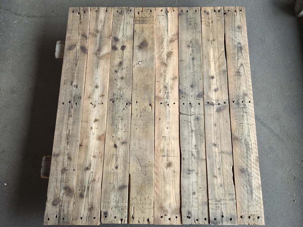 【パレット材-カラマツ】 パレット(古材) 20mm厚／基本仕上げ（2面磨き）／ 厚20×幅110〜120×長さ1100mm 10枚入/セット（1.32平米）【数量限定品】の画像