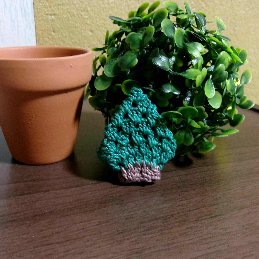 もみの木ブローチ　ハンドメイドの画像