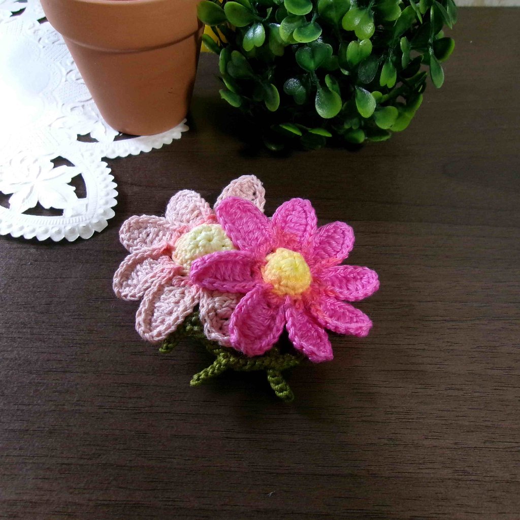 コスモスコサージュ　ハンドメイドの画像