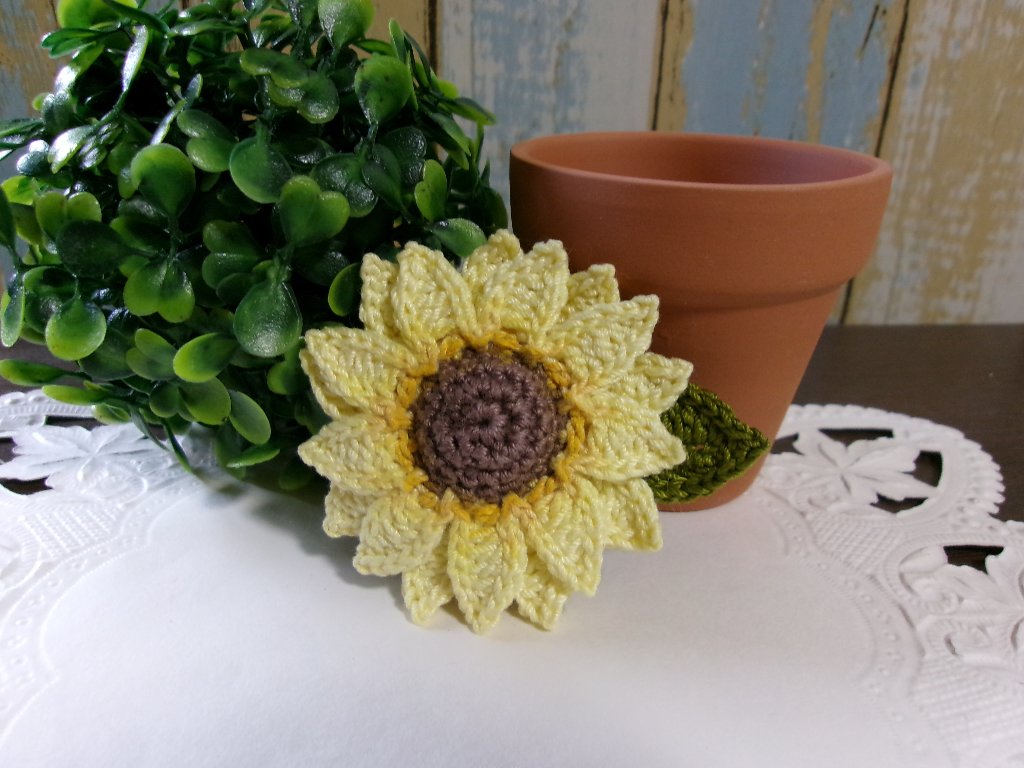 ひまわりコサージュ　ハンドメイドの画像