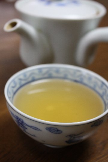 滋賀のおいしいドクダミ茶画像
