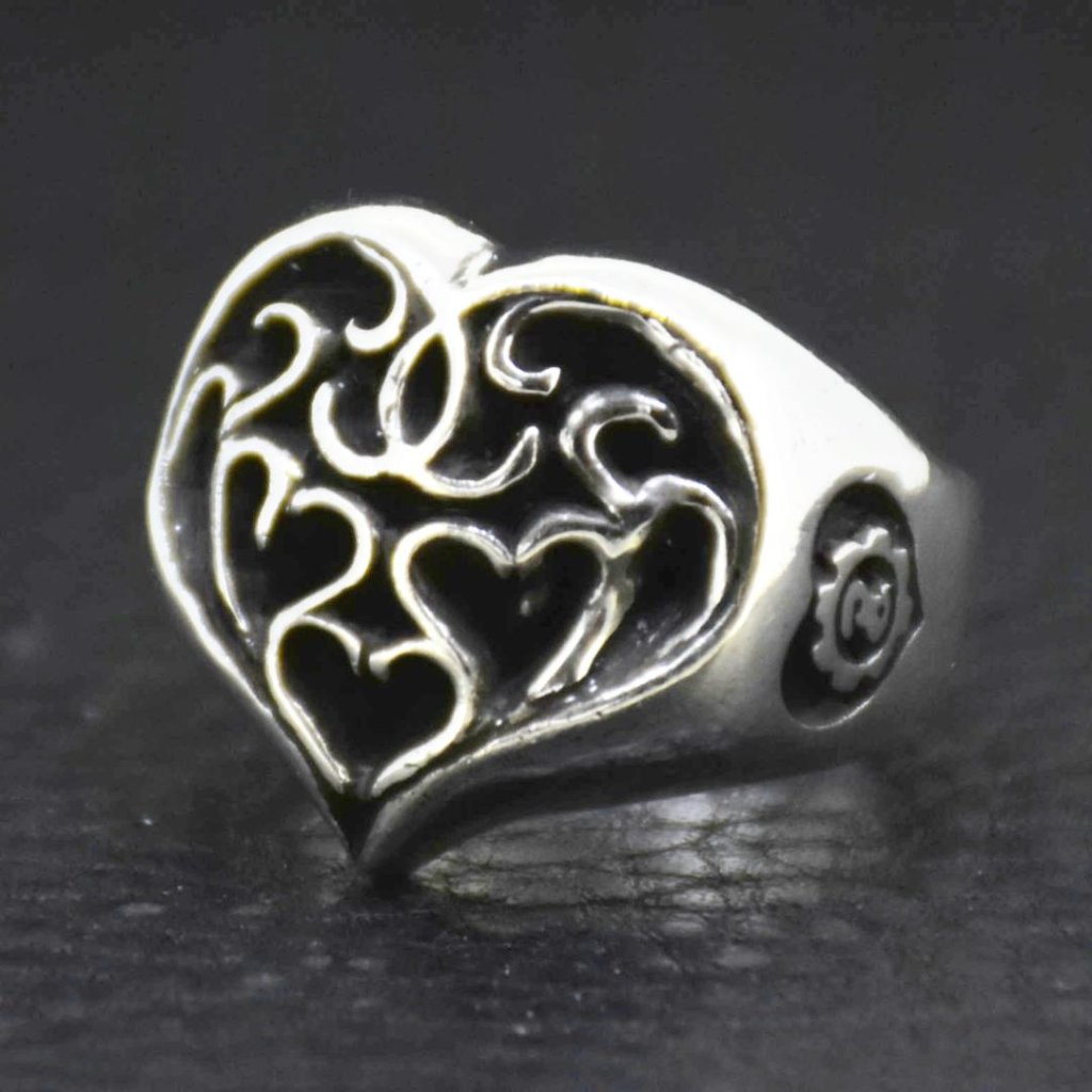 Round-Arabesque-Heart-Ring の画像