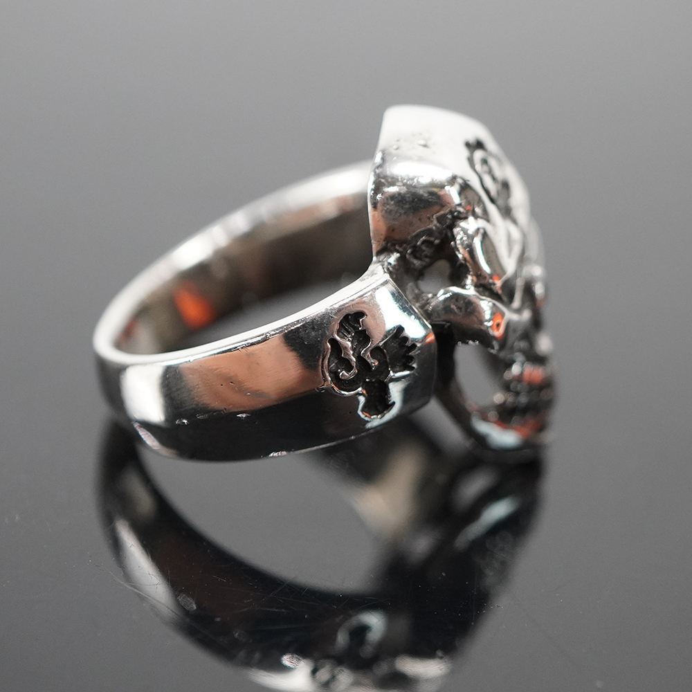 Stare-Skull-Ring の画像