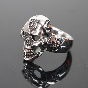 Stare-Skull-Ring の画像