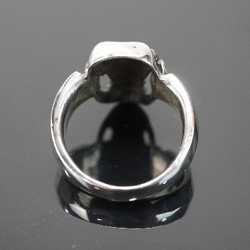 Stare-Skull-Ring の画像